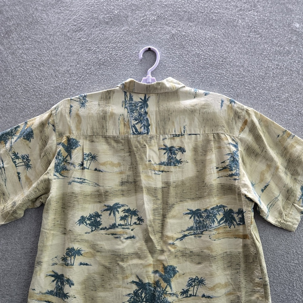 IZOD Men Button Up Shirt M Beige Silk Floral Hawaiian Shirt Short Sleeve